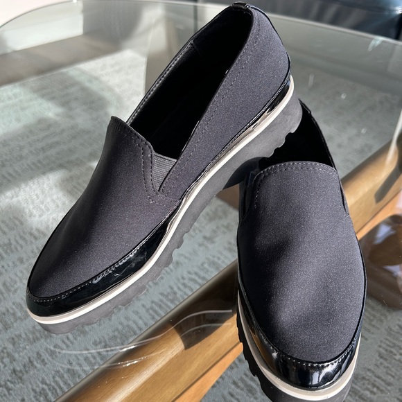 Donald Pliner Black Platform Loafers - Size 8 - Picture 1 of 10